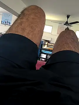 yourboy2000   online show from 10-08-25, 08:49