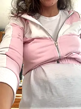 EmaSkyes online show from 11-01-25, 08:19