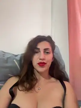 EmaSkyes online show from 11-07-25, 07:24