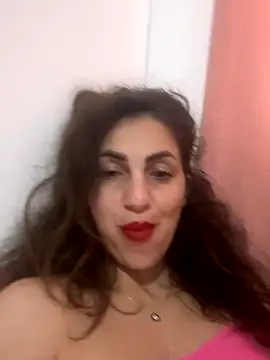 EmaSkyes online show from 11-06-25, 06:39