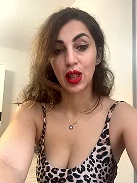 EmaSkyes online show from 11-27-25, 07:20