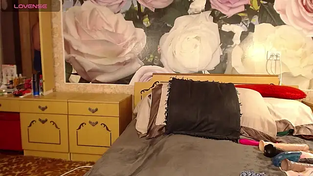 Snapshot of MarineSweet chatting on 05-16-26, 10:03 MarineSweet online show from 05-16-26, 10:03