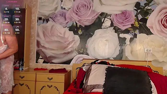 Snapshot of MarineSweet chatting on 09-28-25, 11:23 MarineSweet online show from 09-28-25, 11:23
