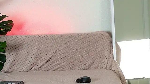 Snapshot of BelleSkye chatting on 05-18-26, 04:07 BelleSkye online show from 05-18-26, 04:07