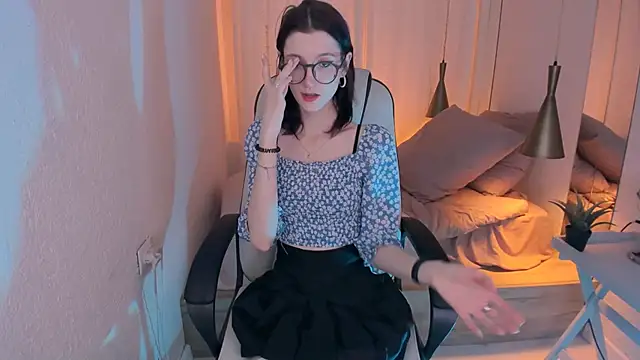 Lil Melanie  online show from 12-09-24, 10:43