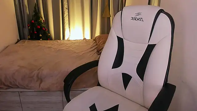 Lil Melanie  online show from 12-24-24, 06:17