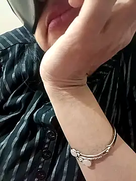 kaamuk shweta online show from 12-15-25, 06:47