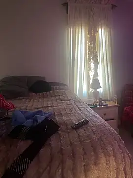 bigred0808 online show from 12-03-25, 07:24