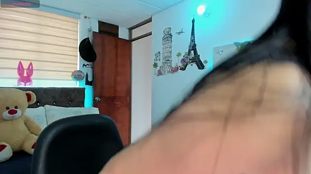 Luxxur69 online show from 04-13-26, 03:27