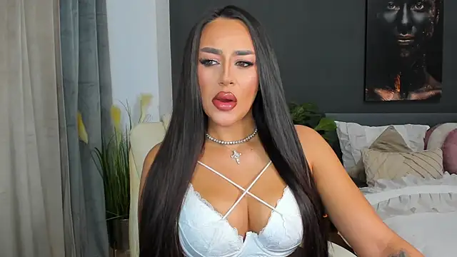 Snapshot of Sonia__Rey chatting on 10-16-25, 02:47 Sonia Rey online show from 10-16-25, 02:47