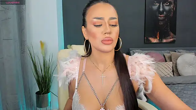 Snapshot of Sonia__Rey chatting on 01-31-25, 05:32 Sonia Rey online show from 01-31-25, 05:32