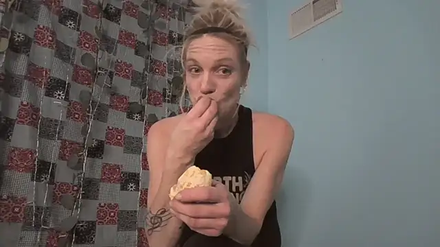 Snapshot of AddieAssets chatting on 02-03-25, 04:46 AddieAssets online show from 02-03-25, 04:46