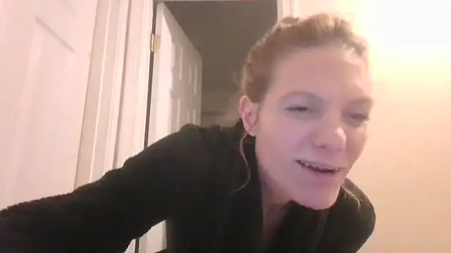 Snapshot of AddieAssets chatting on 09-21-25, 05:12 AddieAssets online show from 09-21-25, 05:12