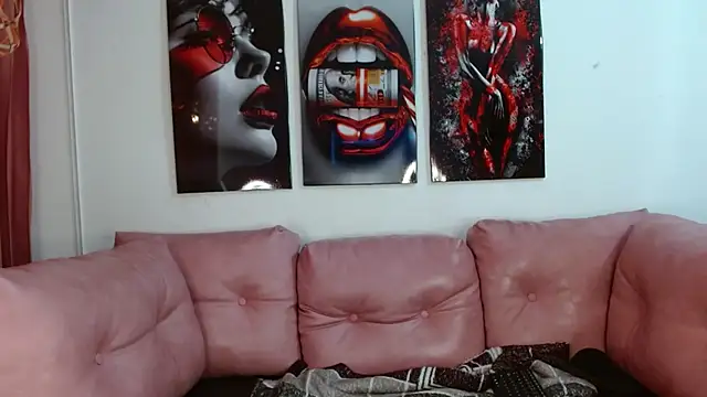 hinataleecs online show from 10-05-25, 02:08