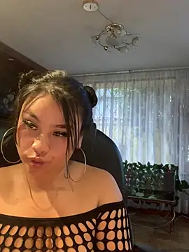 hinataleecs online show from 02-22-25, 12:29