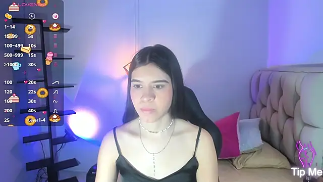Snapshot of cassiehoward14 chatting on 09-17-25, 06:54 cassiehoward14 online show from 09-17-25, 06:54