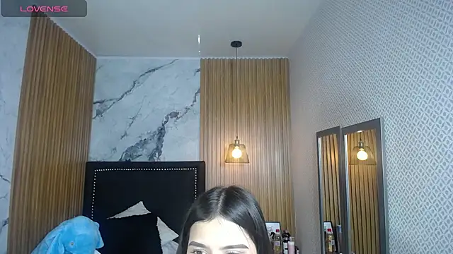 Snapshot of cassiehoward14 chatting on 10-18-25, 06:54 cassiehoward14 online show from 10-18-25, 06:54