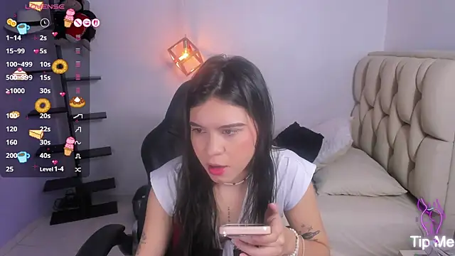 cassiehoward14 online show from 10-29-25, 07:02