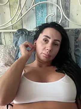 Snapshot of AnaRhodes chatting on 03-19-25, 03:51 AnaRhodes online show from 03-19-25, 03:51