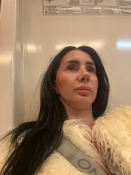 Snapshot of AnaRhodes chatting on 03-10-25, 08:28 AnaRhodes online show from 03-10-25, 08:28