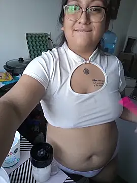 EmpaticBolillo online show from 10-28-25, 05:23