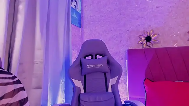 LorenaStevens online show from 11-12-25, 01:04