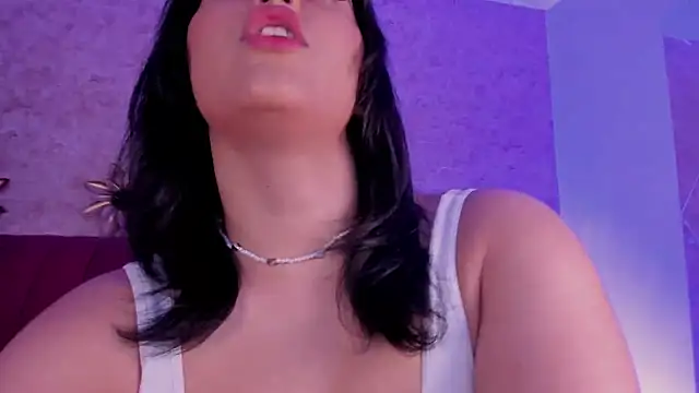 Snapshot of LorenaStevens chatting on 09-26-25, 01:18 LorenaStevens online show from 09-26-25, 01:18