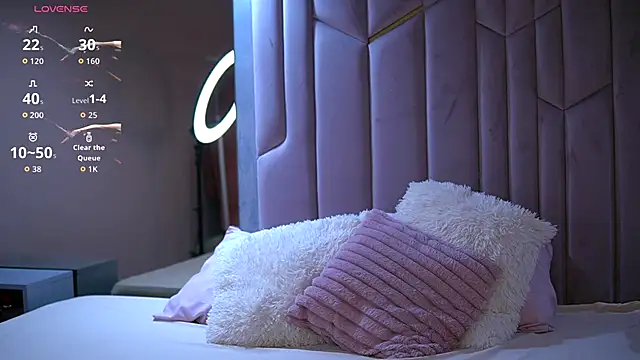 EmilyJuarez online show from 10-13-25, 09:44