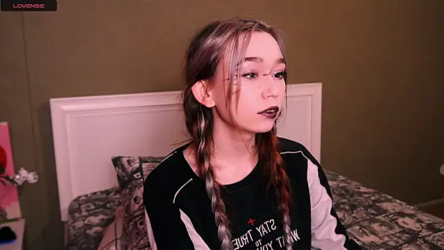 Kimiko   online show from 11-29-25, 09:04