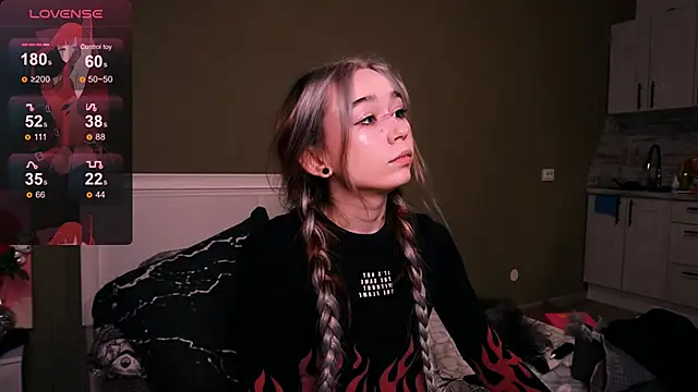 Kimiko   online show from 10-27-25, 04:41