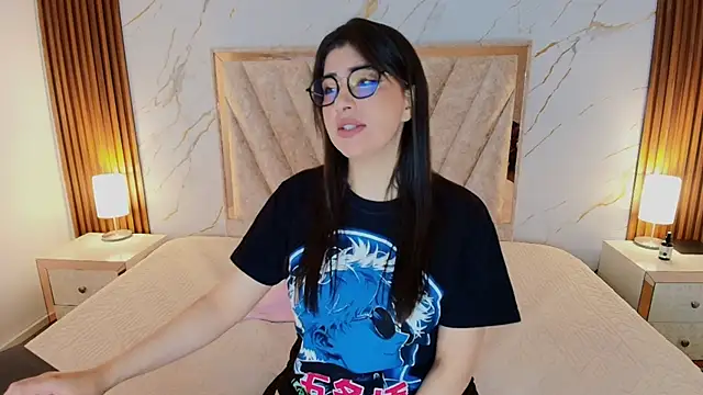 Snapshot of Amelie_saenz chatting on 06-20-26, 11:59 Amelie saenz online show from 06-20-26, 11:59