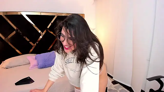 Amelie saenz online show from 02-05-25, 01:58