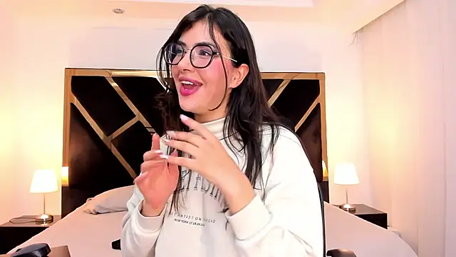Amelie saenz online show from 02-04-25, 10:55