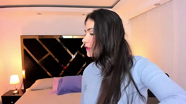 Amelie saenz online show from 02-12-25, 07:45