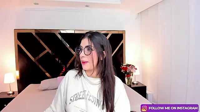 Amelie saenz online show from 03-13-25, 07:50