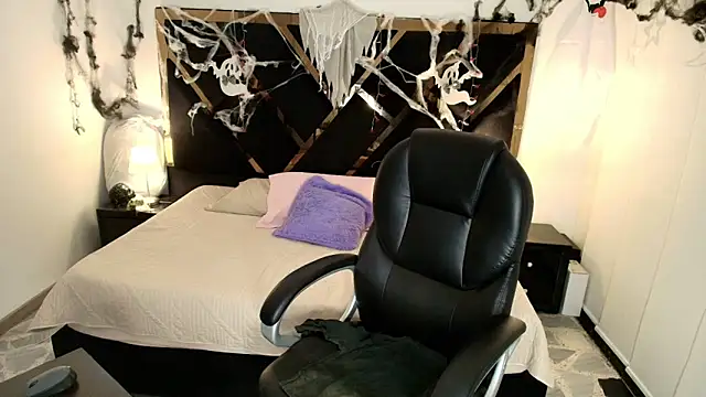 Amelie saenz online show from 11-11-25, 07:30