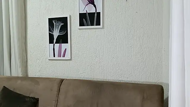 Snapshot of Blue_butterfly chatting on 03-14-25, 05:05 Blue butterfly online show from 03-14-25, 05:05