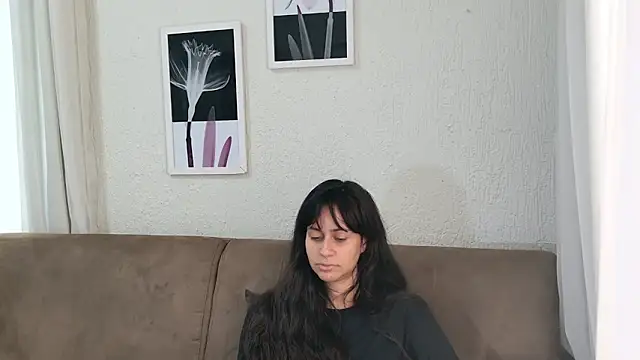 Snapshot of Blue_butterfly chatting on 03-22-25, 08:48 Blue butterfly online show from 03-22-25, 08:48