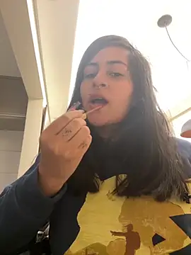 Snapshot of Blue_butterfly chatting on 10-15-25, 08:44 Blue butterfly online show from 10-15-25, 08:44