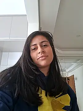 Snapshot of Blue_butterfly chatting on 10-21-25, 04:17 Blue butterfly online show from 10-21-25, 04:17