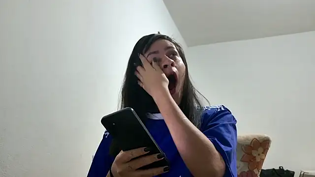 Snapshot of Blue_butterfly chatting on 09-09-25, 07:18 Blue butterfly online show from 09-09-25, 07:18