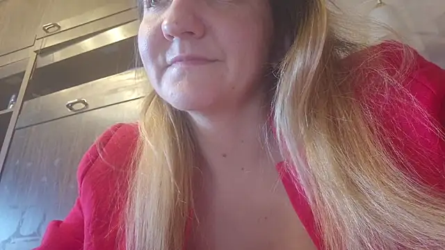 EstrellaWalters online show from 05-20-26, 01:41