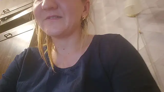 Snapshot of EstrellaWalters chatting on 09-24-25, 06:25 EstrellaWalters online show from 09-24-25, 06:25
