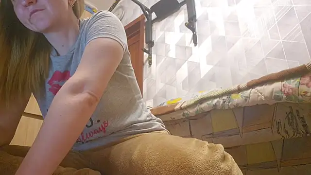 EstrellaWalters online show from 04-14-26, 05:51