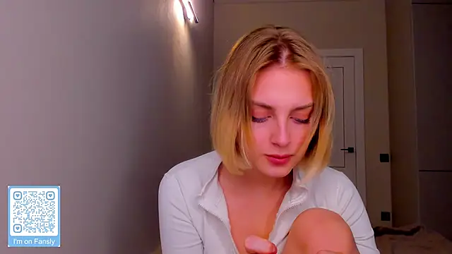 Snapshot of pretty_girlnextdoor chatting on 02-13-25, 05:22 pretty girlnextdoor online show from 02-13-25, 05:22