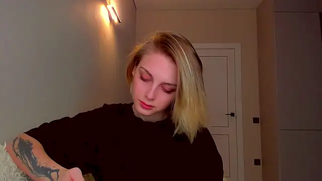 Snapshot of pretty_girlnextdoor chatting on 03-18-25, 07:01 pretty girlnextdoor online show from 03-18-25, 07:01