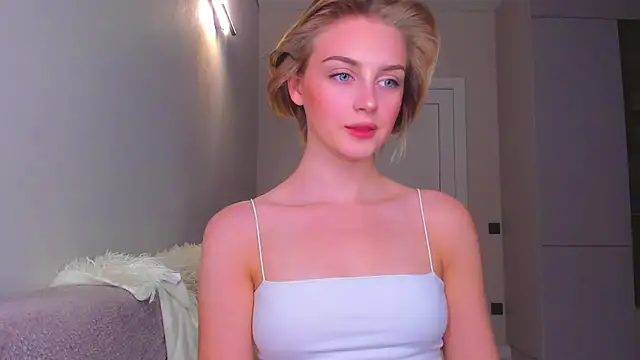 Snapshot of pretty_girlnextdoor chatting on 03-03-25, 06:03 pretty girlnextdoor online show from 03-03-25, 06:03