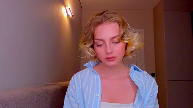 Snapshot of pretty_girlnextdoor chatting on 03-09-25, 05:06 pretty girlnextdoor online show from 03-09-25, 05:06