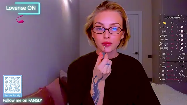 Snapshot of pretty_girlnextdoor chatting on 01-28-25, 05:56 pretty girlnextdoor online show from 01-28-25, 05:56