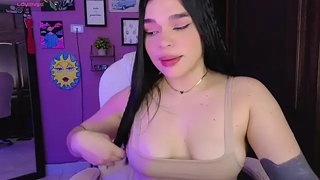 Snapshot of Veronica_111 chatting on 09-30-25, 05:57 Veronica 111 online show from 09-30-25, 05:57